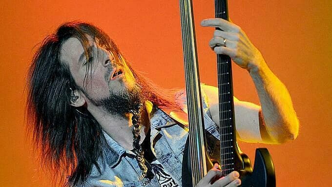 Former Guns N' Roses axeman to rock Vietnam