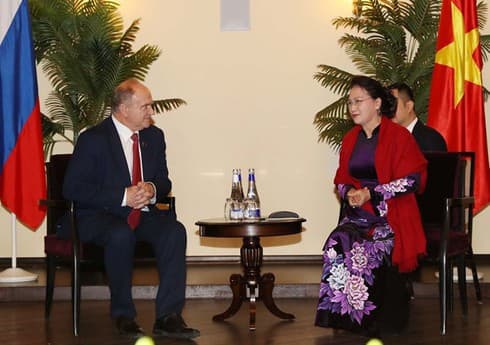 Top legislator meets leader of Communist Party of Russian Federation