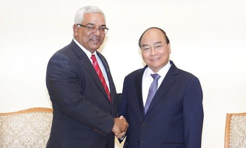 PM Phuc welcomes Cuban Minister of Justice