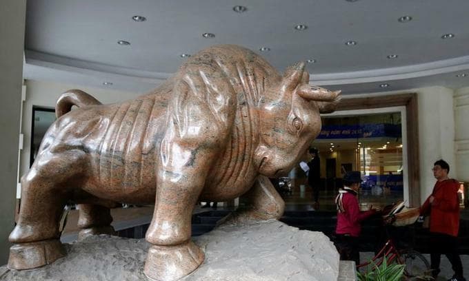 VN-Index posts gains in cautious session
