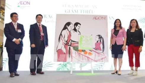Hanoi, AEON join hands to cut out single-use plastic from supermarkets