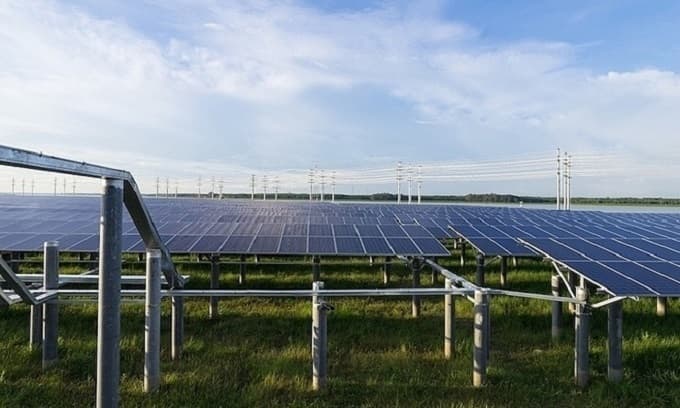 Stop accepting new solar plant proposals, trade ministry says