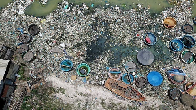 US promises to help Vietnam clean up marine plastic pollution