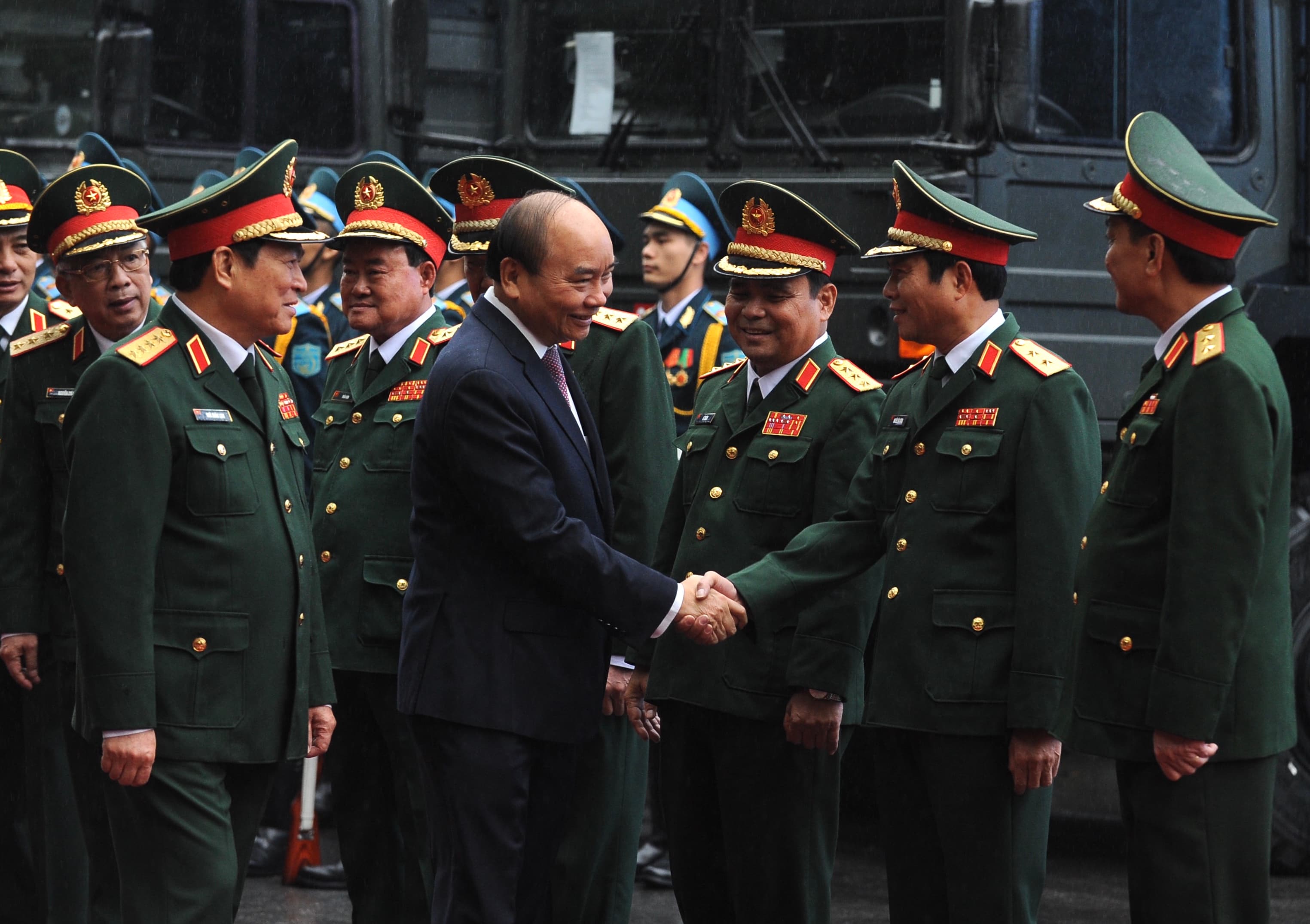 PM urges army to be active in pushing back war dangers