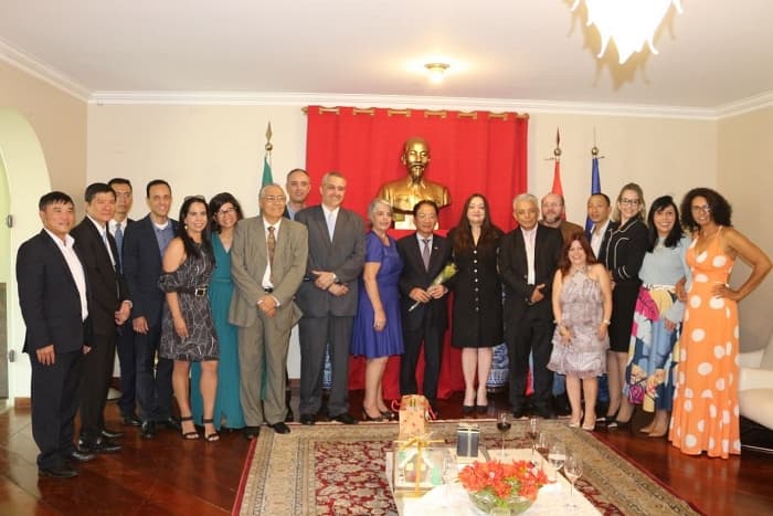 Embassy hosts year-end gathering for Brazilian journalists