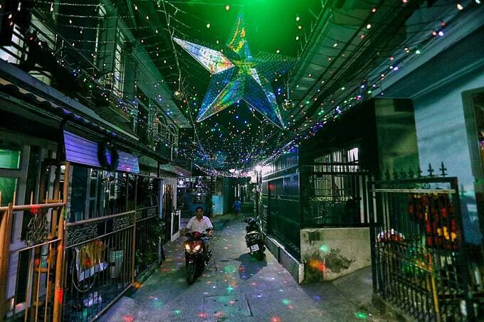 Christmas spirit pervades Saigon alleys