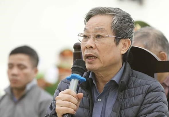 Ex-minister returns bribe taken in TV firm acquisition case
