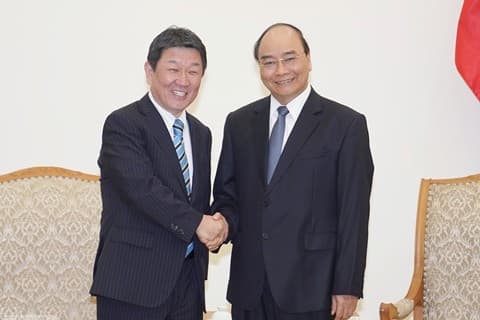 PM Phuc expects VN, Japan to further boost political trust