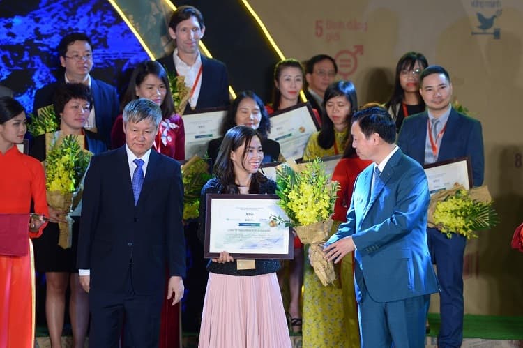 Swiss Post Solutions Vietnam leaps to top 10 sustainability ranking