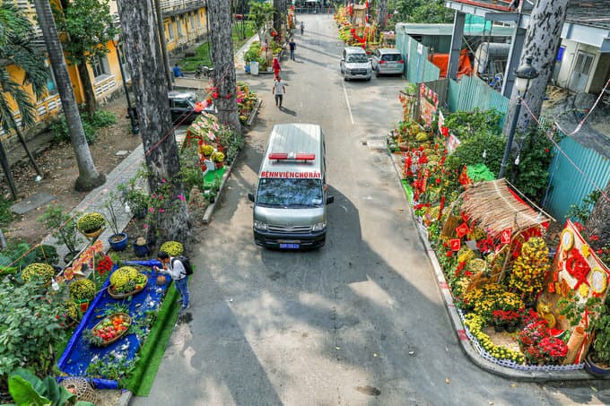 Leading Saigon hospital springs elaborate Tet surprise on patients
