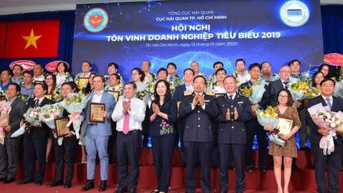 HCM City: top 200 contributors to local budget honoured