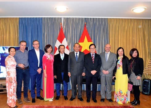 Deputy PM attends Tet celebration of expats in Switzerland