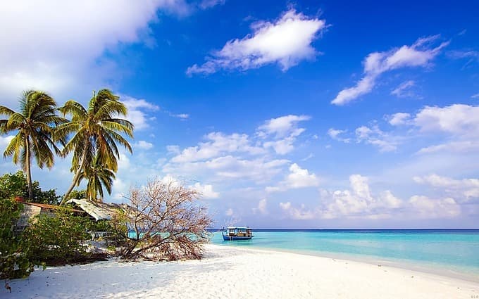 Vietnamese travelers splash out on beach getaways