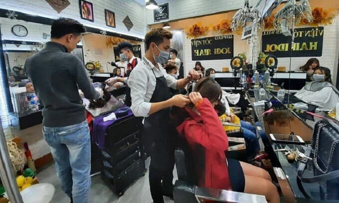 Hanoi salons overrun by festival rush