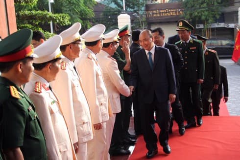 PM Phuc makes New Year visit to Danang city