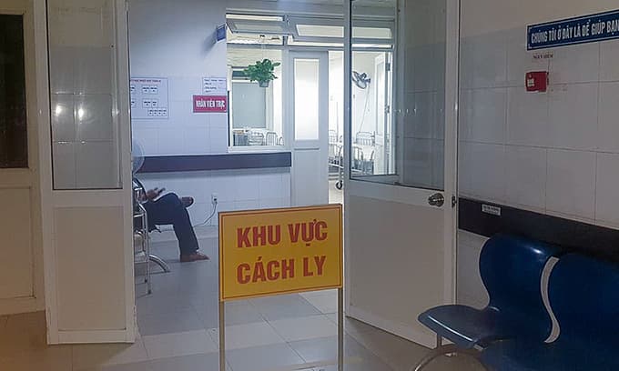 12 with fever quarantined for pneumonia check in Da Nang