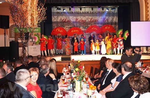 Overseas Vietnamese celebrate traditional Tet festival