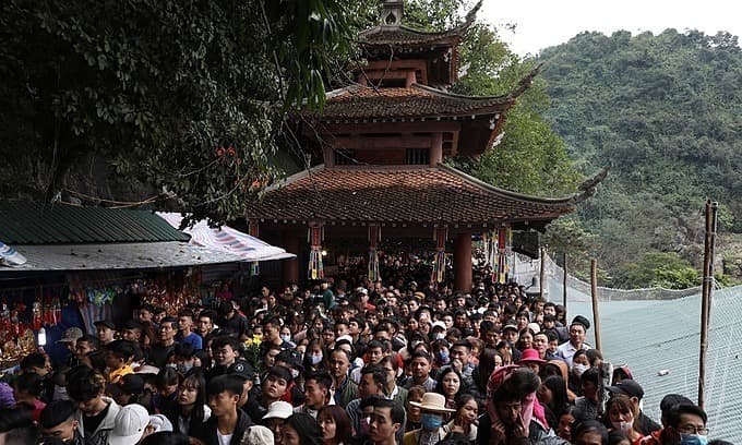 Crowded festival season fuels coronavirus anxiety