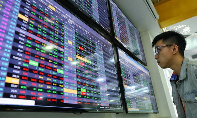 VN-Index plummets further amidst coronavirus fears