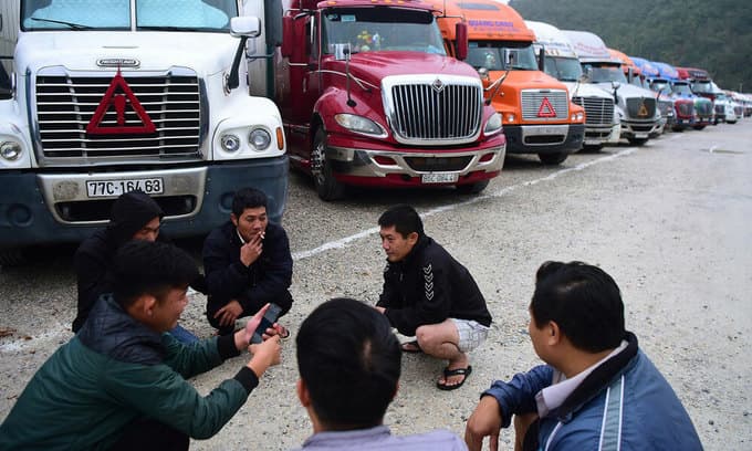 Fruits container congestion worsens at Vietnam-China border gates