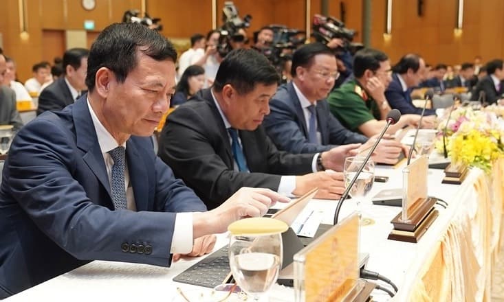 Join ministries, cut a deputy PM, Vietnam government hears