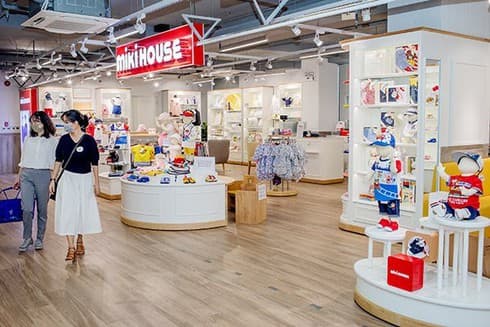 Japanese retailers come to Vietnam in droves