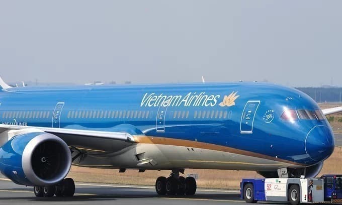 Vietnam Airlines managers’ salaries to be reduced as revenues take hit