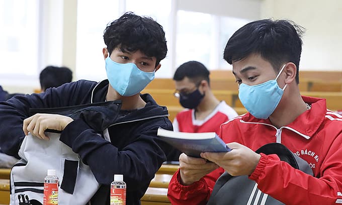 Mixed feelings: Excited, nervous, thousands of students resume classes