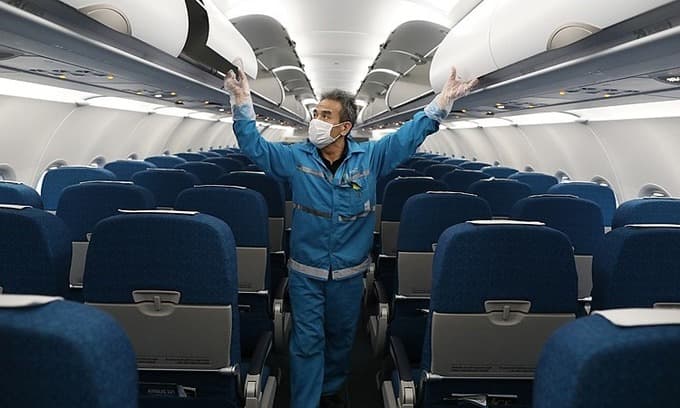 Vietnam tracks down all six co-passengers of Japanese coronavirus patient