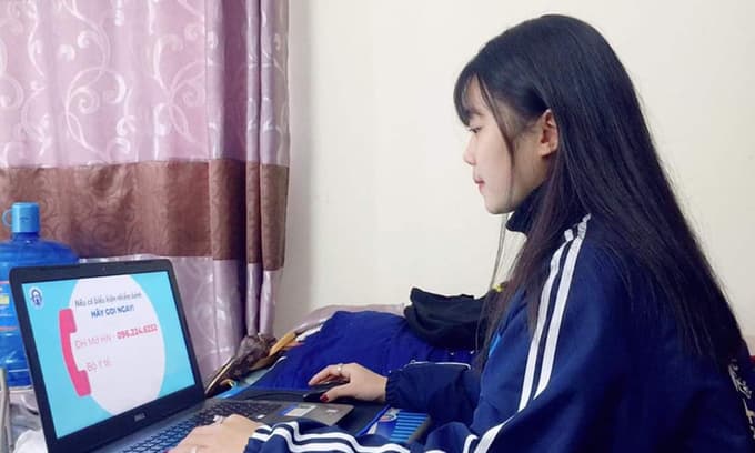 Teachers, students struggle to connect as coronavirus drives online education