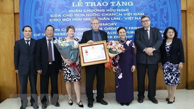 Friendship Order presented to Finland-Vietnam Friendship Association