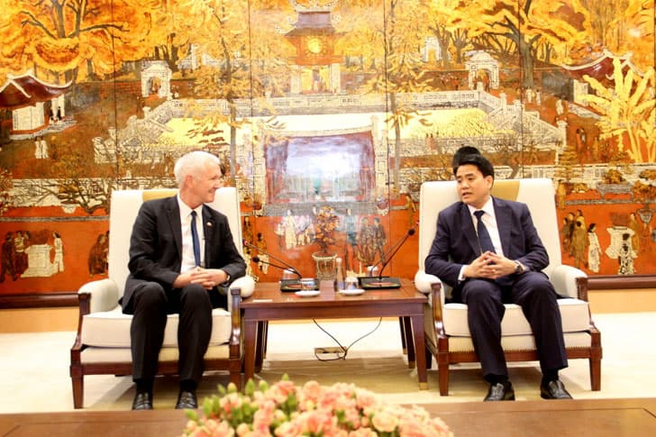 Hanoi sticks importance to cooperation with Swiss localities