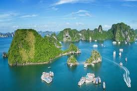 Quang Ninh shuts down tourist destinations due to COVID-19 outbreak