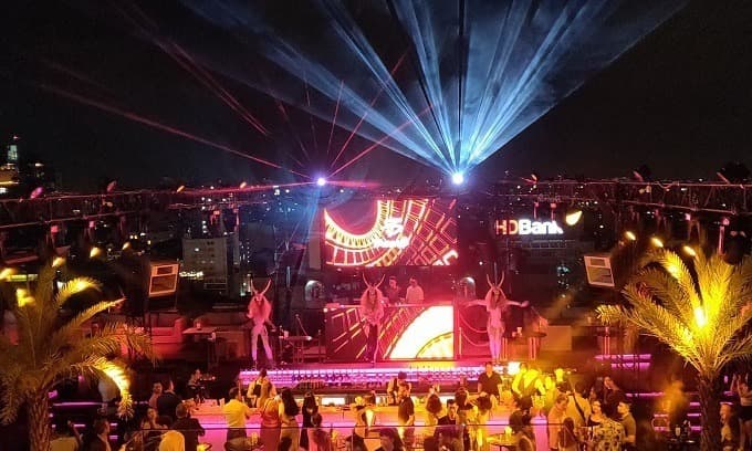 HCMC shuts down bars, karaoke parlors in Covid-19 fight