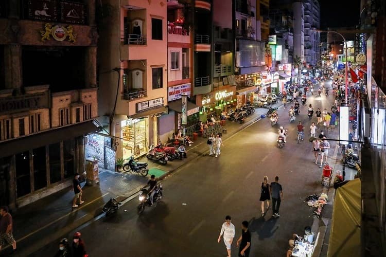 Coronavirus leaves Saigon’s bustling backpacker street deserted
