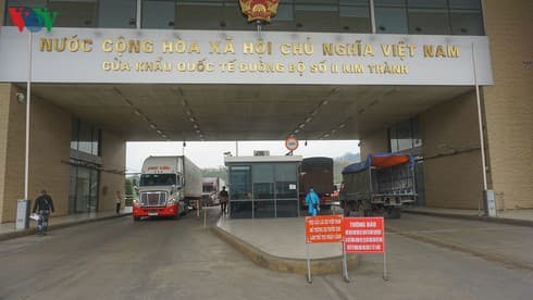 Import and export activities return to Lao Cai border gates