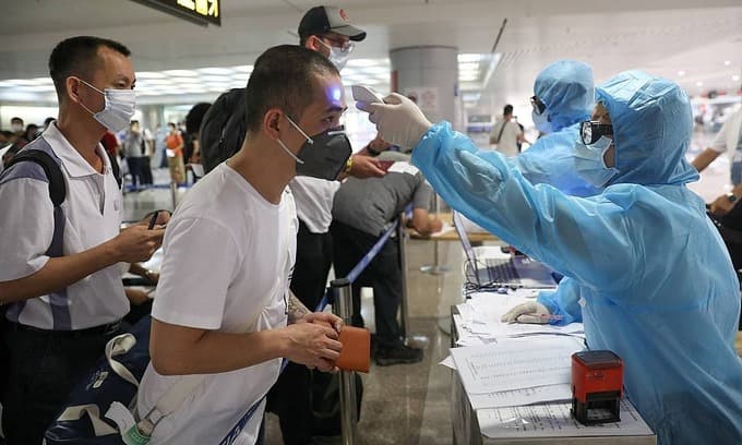 Saigon leader warns against negligence in Covid-19 fight: City 'would fall like Italy'