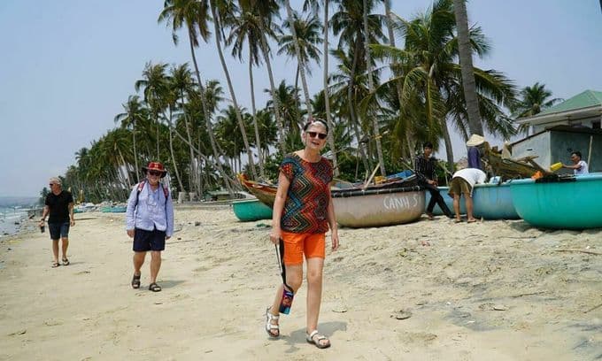 Vietnam to crack down on discrimination against foreigners to protect tourism image