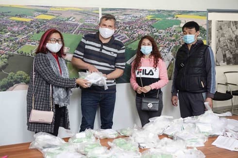 Vietnamese people’s charity works show solidarity with Czech amid COVID-19