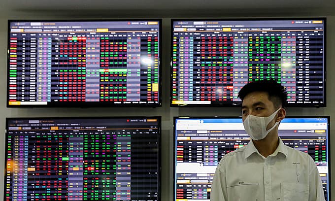VN-Index loses for fourth consecutive session