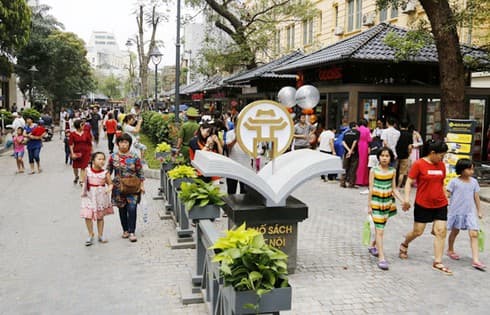 Hanoi Book Street closes until end-March on COVID-19