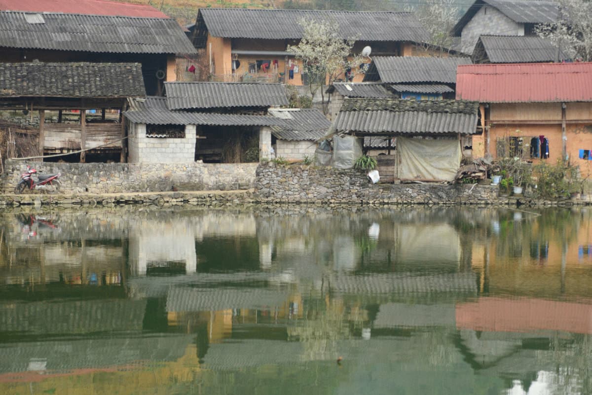 Spring vitalizes picture-postcard village in Ha Giang’s mountains