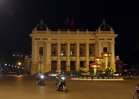 Vietnam saves over VND800 million worth of electricity during Earth Hour