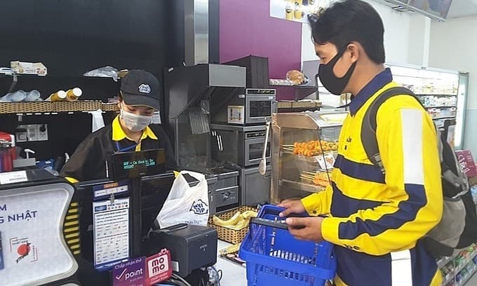 Online shopping surges on Vietnam social distancing campaign