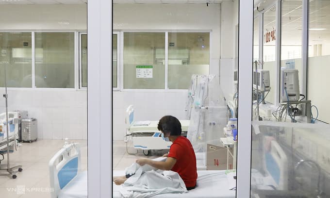 Coronavirus-infected nurse: breathed ‘like a fish out of water’