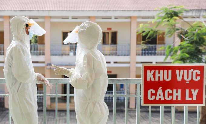 HCMC discharges two foreigners from Covid-19 hospital