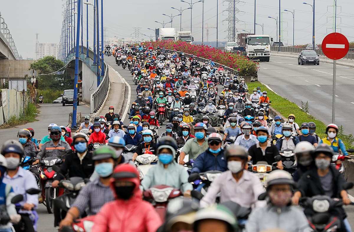 Urbanites prepare for post-social distancing era