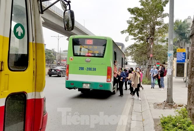 Transport ministry loosens restrictions on public transport