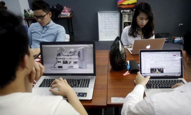 Over 90 pct of IT firms seek to hire more engineers