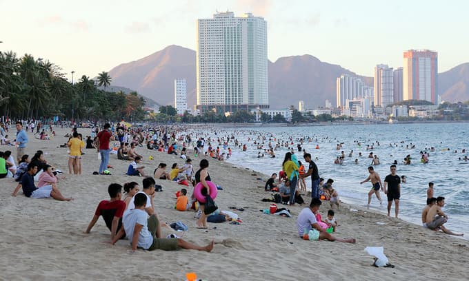 Masks a must, crowds a no no as Vietnam’s famous beaches reopen